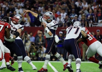 Falcons se impone a Patriots en la primera mitad del Super Bowl