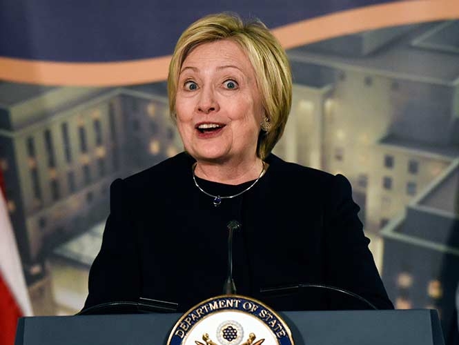 Hillary Clinton se burla de tuit de Trump