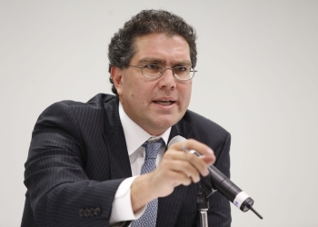 Renuncia Ríos Piter al PRD