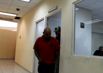 Detienen a hombre que conducía en completo estado de ebriedad