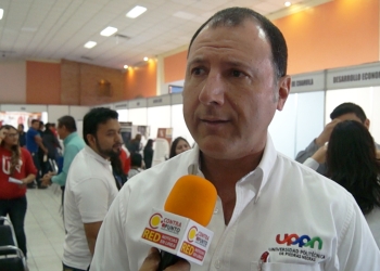 Jóvenes universitarios necesitan formación de habilidades y prácticas: Oscar López Elizondo