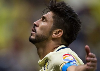 Oribe Peralta jugador del Clásico Joven