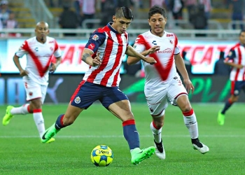 Chivas se Mantiene en la Cima Del CL17