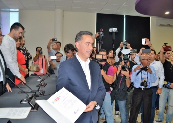 Registra su candidatura Guillermo Anaya