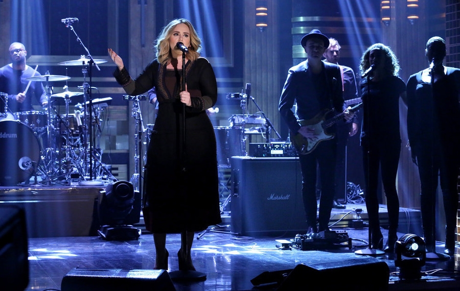 Adele retira la pirotecnia de uno de sus shows en Australia