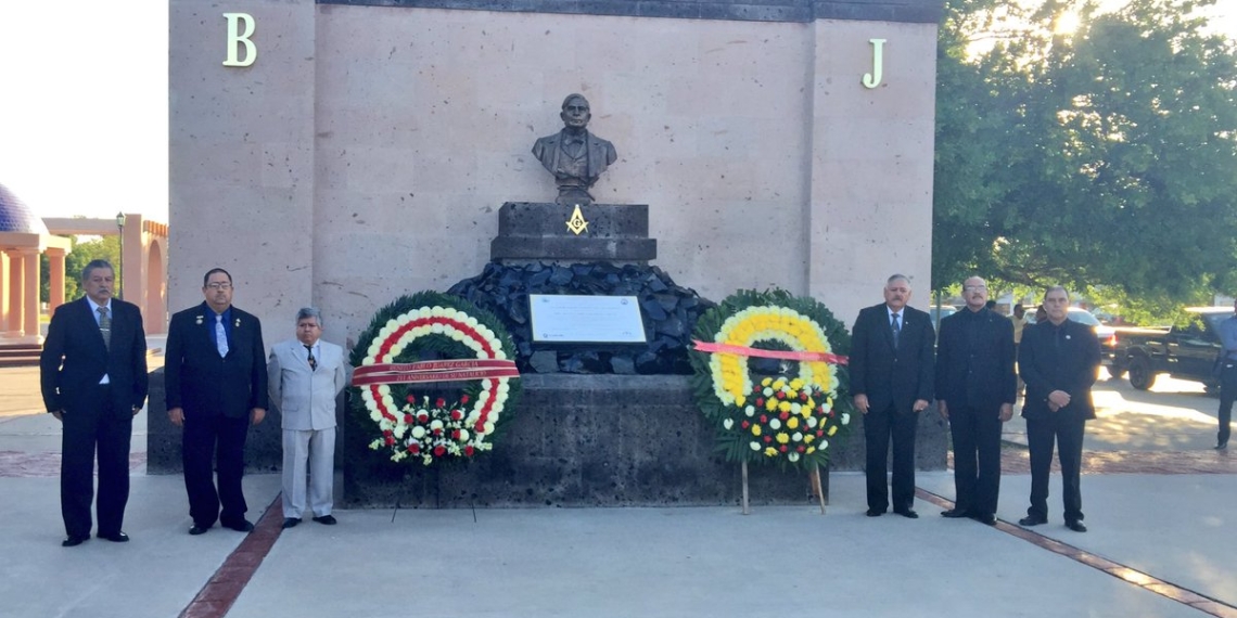 Celebran el 211 Aniversario del Natalicio de Benito Juárez