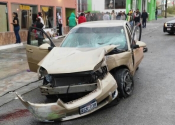 Responsable de choque y atropellamiento no ha pagado