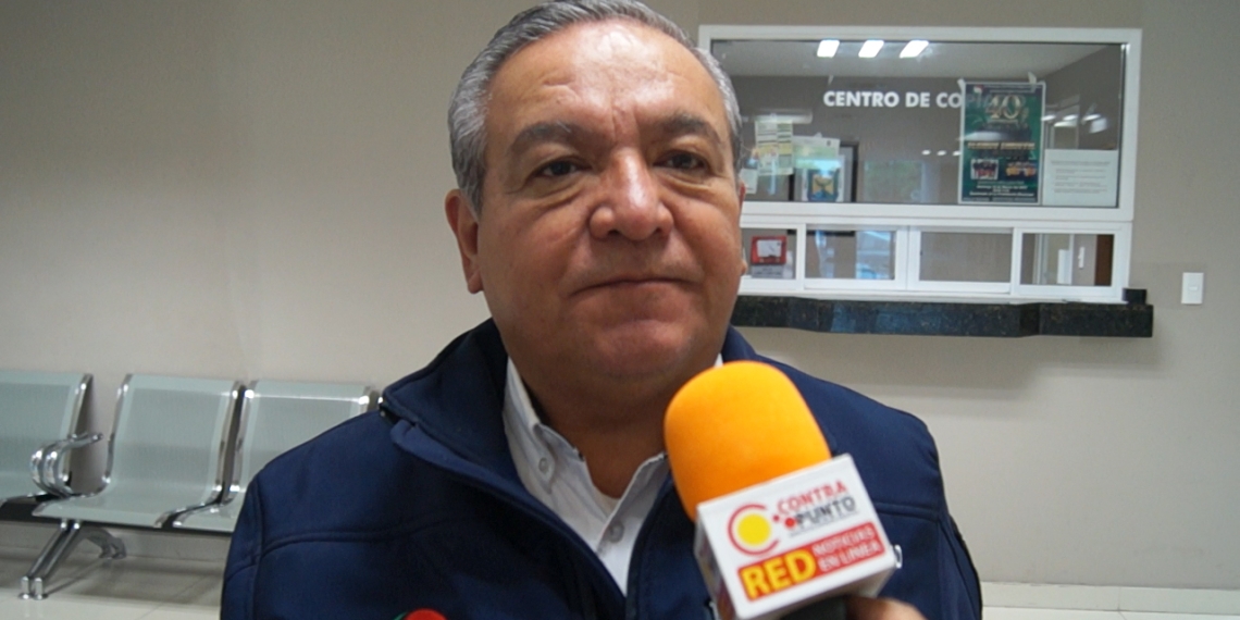 Padres de familia dan vialidad en escuelas para prevenir accidentes