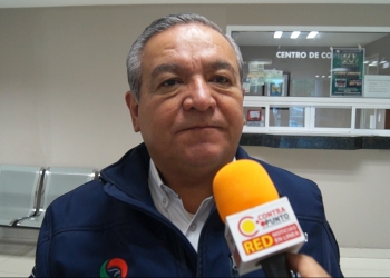 Padres de familia dan vialidad en escuelas para prevenir accidentes