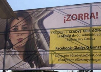 ¡ZORRA! ponen en espectacular de Oaxaca