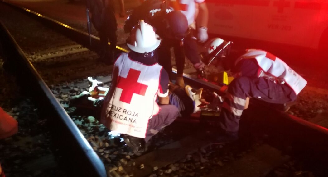 Tren le amputa la pierna a joven suicida