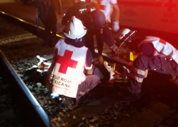 Tren le amputa la pierna a joven suicida