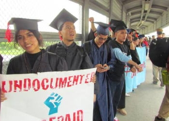 Diputados avalan reformas para revalidar estudios a connacionales repatriados