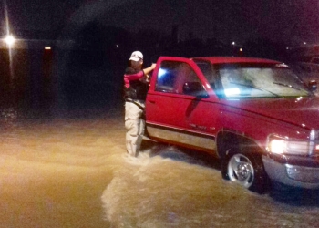 Se registran inundaciones en Acuña por fuerte lluvia
