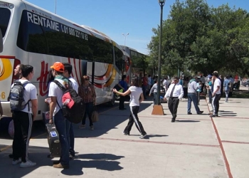 Jóvenes del Instituto Cumbres viajan al Edo. de Hidalgo en misión evangélica
