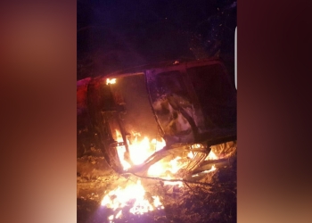 Arde pick up en El Moral