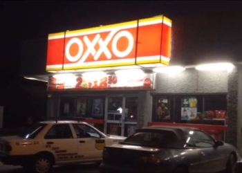 Asaltan dos negocios en una noche