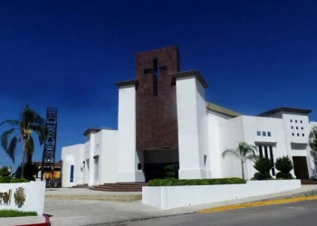 Domingo de ramos; se manifiestan pacíficamente familiares del seminarista abusado sexualmente