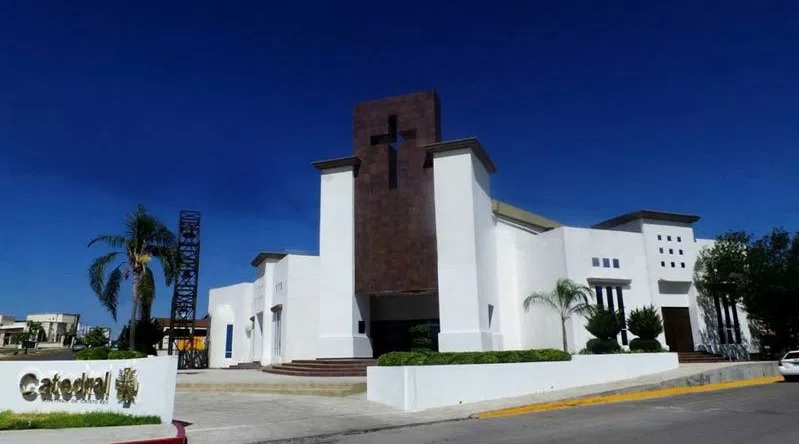 Domingo de ramos; se manifiestan pacíficamente familiares del seminarista abusado sexualmente