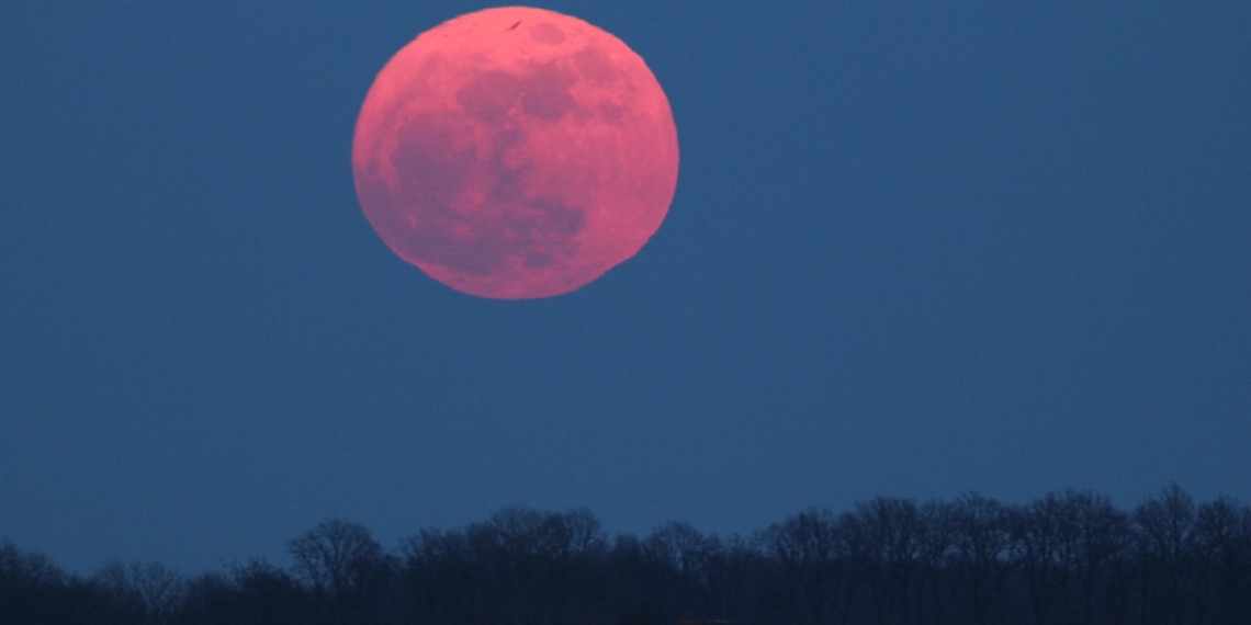 “Luna Rosa” iluminará el cielo esta noche