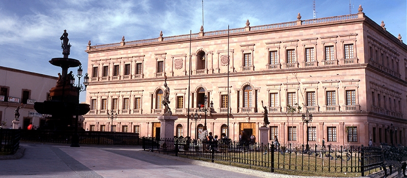 Suspenden difusión y propaganda del Gobierno del estado
