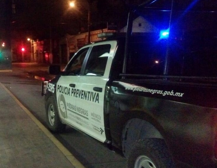 Joven se fractura el cráneo al caerse afuera de su casa