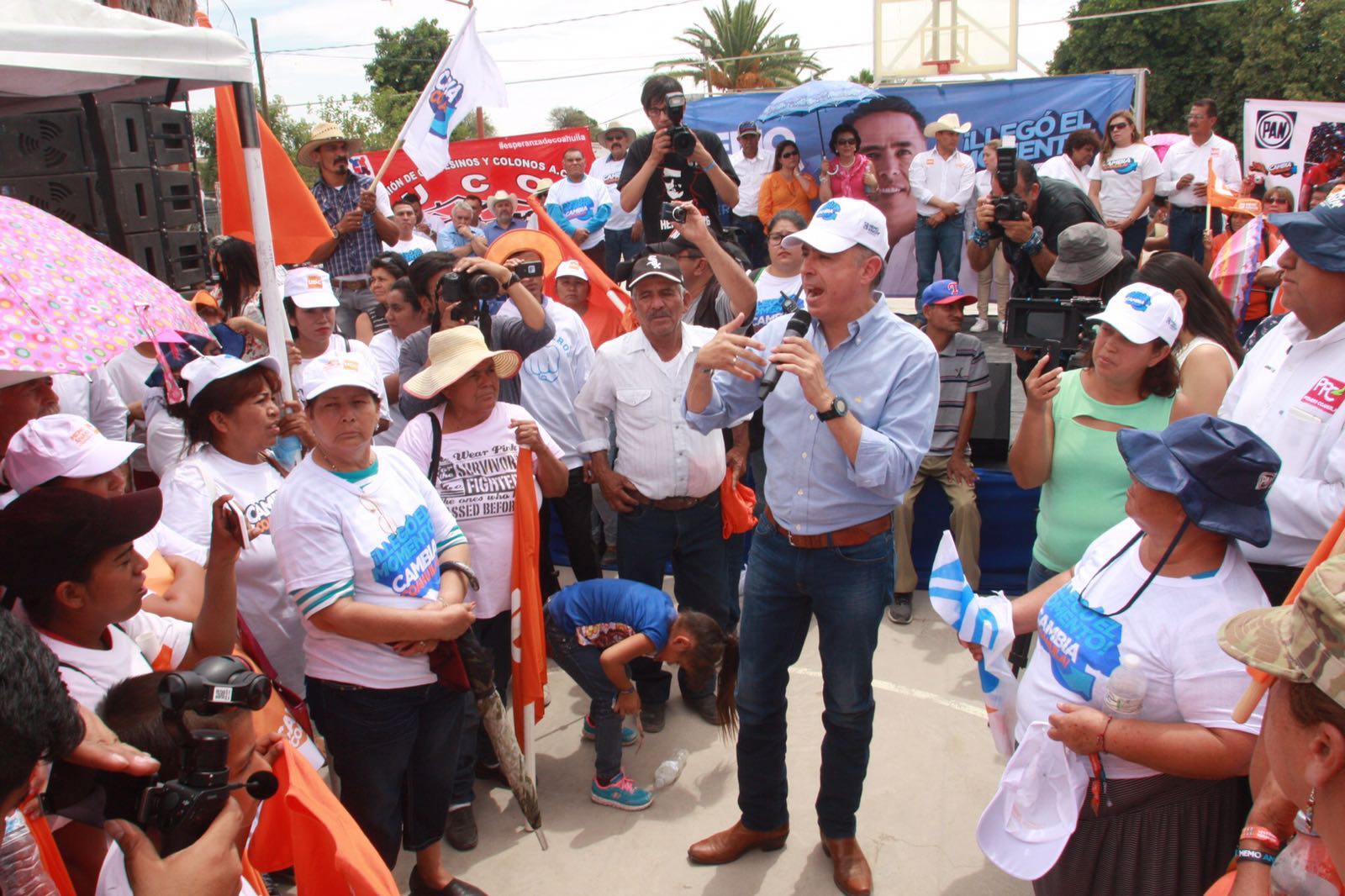 Este domingo más simpatizantes del PRI se pusieron la camiseta de Memo Anaya y apoyaron su proyecto político. (Foto: Acción Nacional)