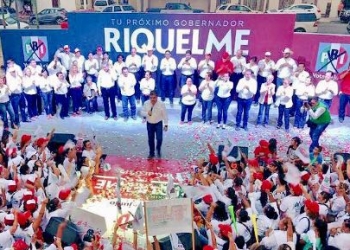 Riquelme cierra campaña en Piedras Negras