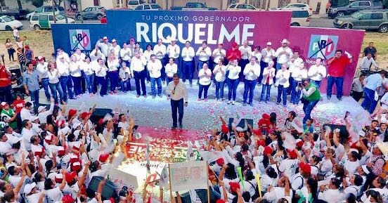 Riquelme cierra campaña en Piedras Negras