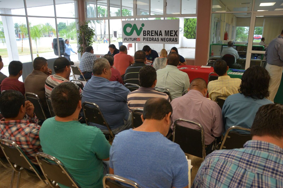 Brena Mex realizó un reclutamiento masivo de personal en las instalaciones de Fomento Económico. (Foto: twitter)