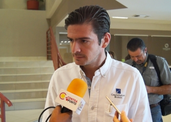 Cientos de personas acuden a la feria del empleo de Constellation Brands