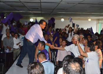 Javier Guerrero cierra campaña en Torreón