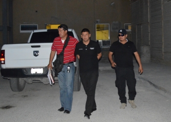 Ebrio conductor provoca aparatoso choque