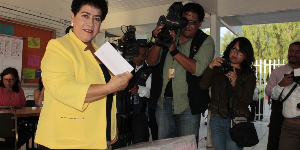 Es Mary Telma la primera candidata en votar