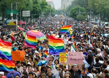 Realizan marcha del Orgullo Gay 2017 en la CDMX