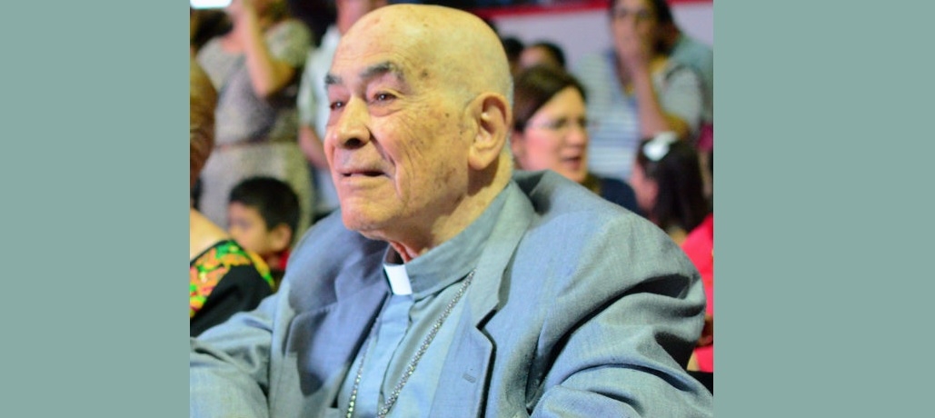 Orar, orar, orar, recomienda el padre Carlos