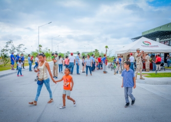 Nigropetenses disfrutan paseo dominical en cuartel militar