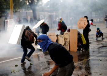 Cancillería pide a mexicanos no viajar a Venezuela