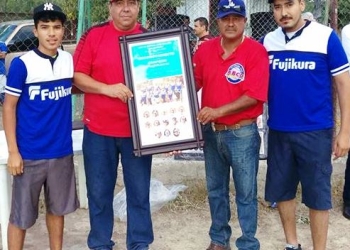 Fujikura es campeones de temporada de softbol