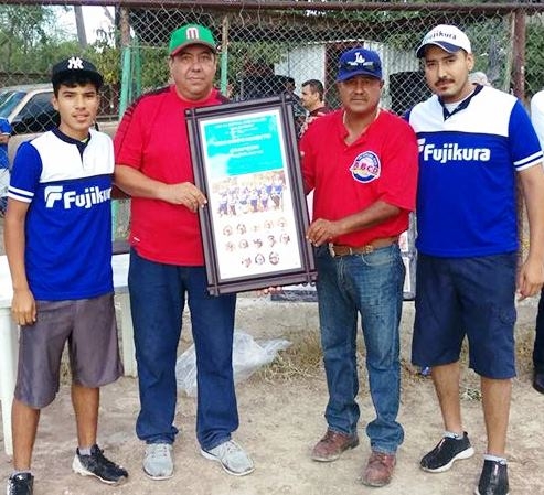 Fujikura es campeones de temporada de softbol
