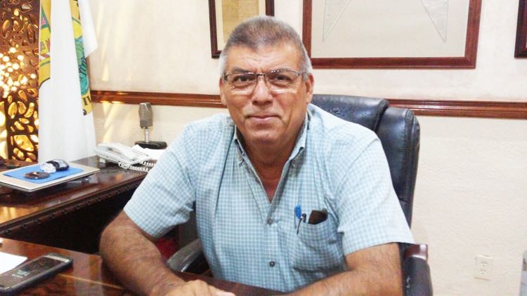 Castillon Flores se reúne con personal de la CFE en PN