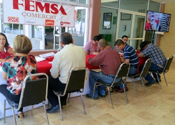 Desarrollo Económico y cadena comercial OXXO realizan feria del empleo