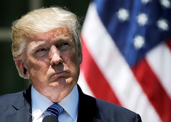 Presentan propuesta para destituir a Trump
