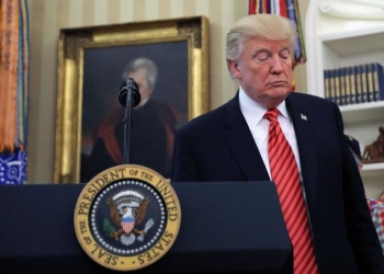 ‘Obamacare es la muerte’, dramatiza Donald Trump
