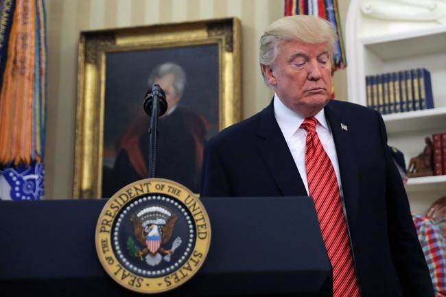 ‘Obamacare es la muerte’, dramatiza Donald Trump