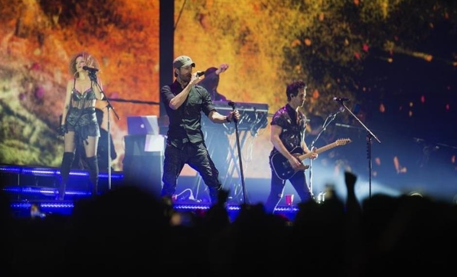 Abuchean a Enrique Iglesias en España