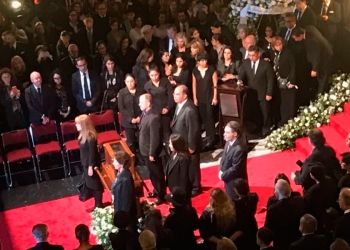 Arman pleito en funeral de José Luis Cuevas