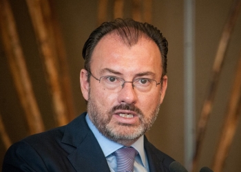 Cobarde el que usa poder contra democracia: Videgaray a Maduro