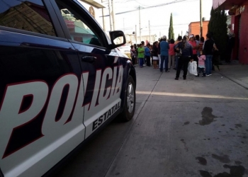 Madre salva a su hijo ladrón de ser linchado en Pachuca