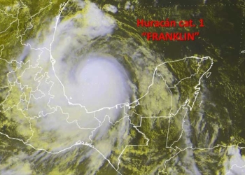 Peña Nieto llama a extremar precauciones por ‘Franklin’